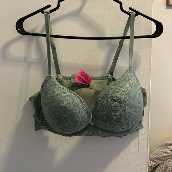 La Senza beyond sexy, classic plunge bra - Picture 1 of 5